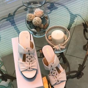 Naturalizer N5 comfort sandals NWOT